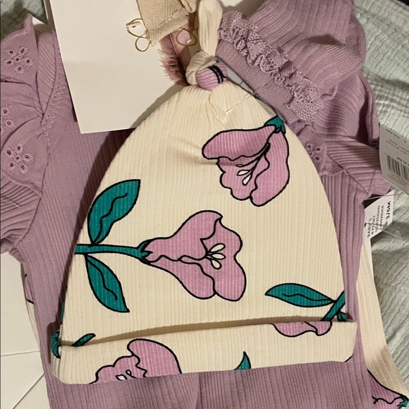 Jessica Simpson Purple and Cream Kids Matching Set 3-6 months gift bag bundle - Picture 4 of 7